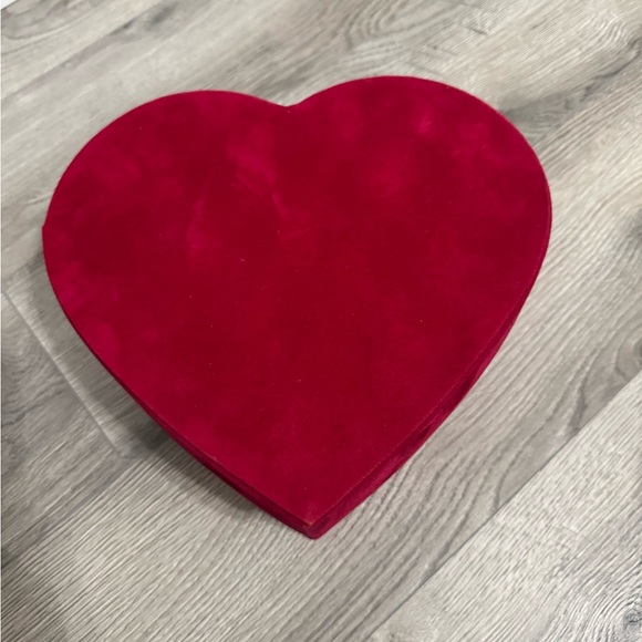 Heart-Shaped Red and White Boxes - Picture 2 of 3